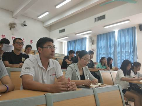 说明: D:\360data\重要数据\桌面\19主题教育\新闻稿\1021退伍学生宣讲团\10.21-退伍学生宣讲团-1.jpg